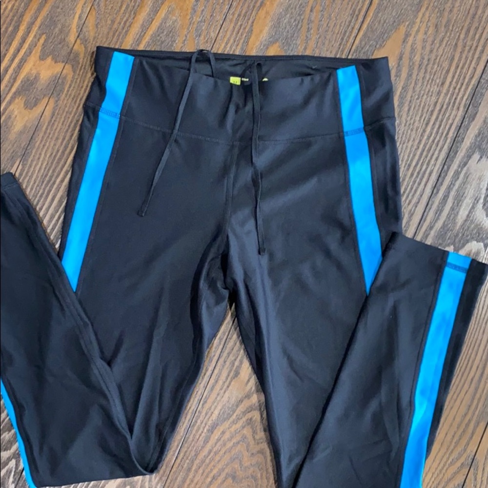 Xersion Fitted performance skinny legging.